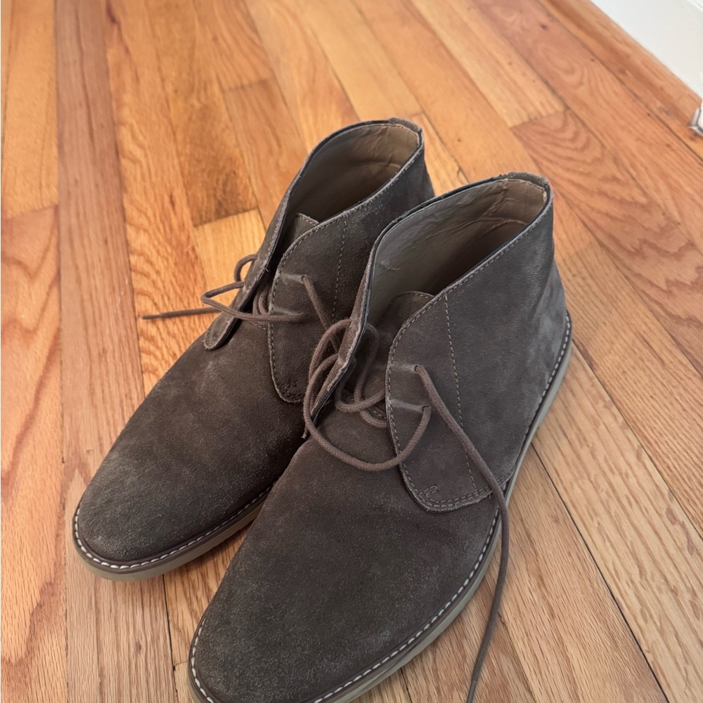 Banana Republic Men's Suede Chukka Boots in Taupe Brown